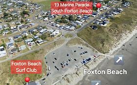Foxton Beach Bach 5 Star Location 2 Min Walk To Beach New Furnishings Bbq